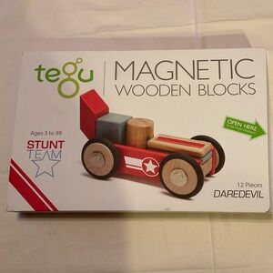 Tegu Daredevil Magnetic Wooden Blocks - Red and Natural